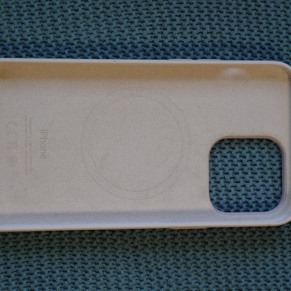 Official Apple 14 Pro Max Silicone Case - Pink - Good condition, Silicone - Picture 8 of 9